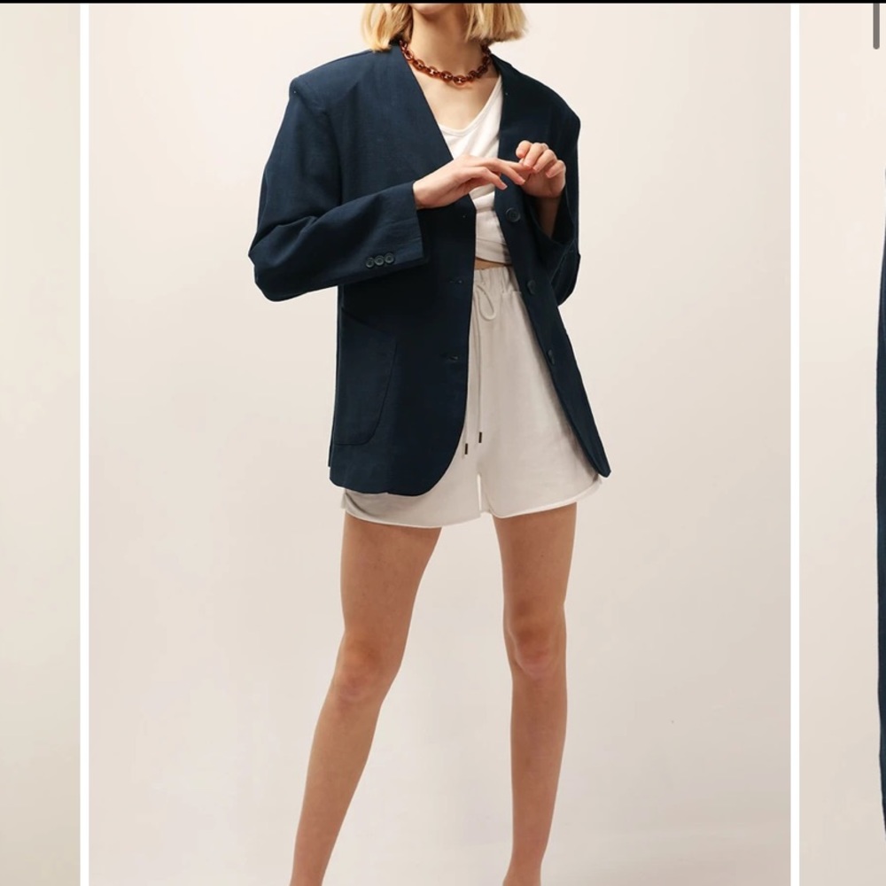 Emma Oversized collarless blazer